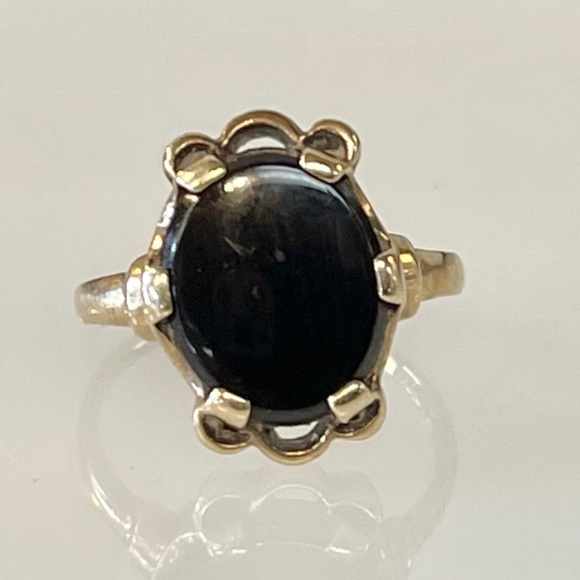 Art Noveau 10k onyx ring